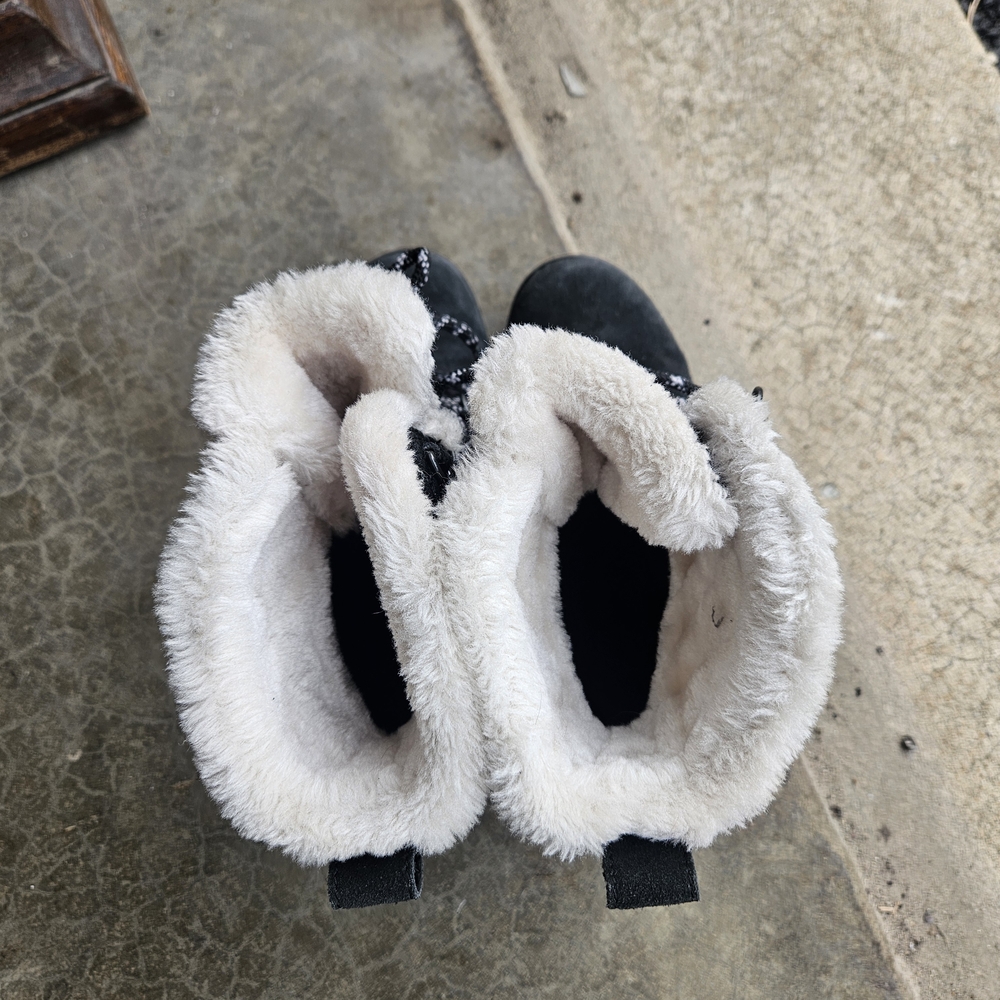 Columbia Women's Black Quilted Winter Boots - Picture 5 of 7